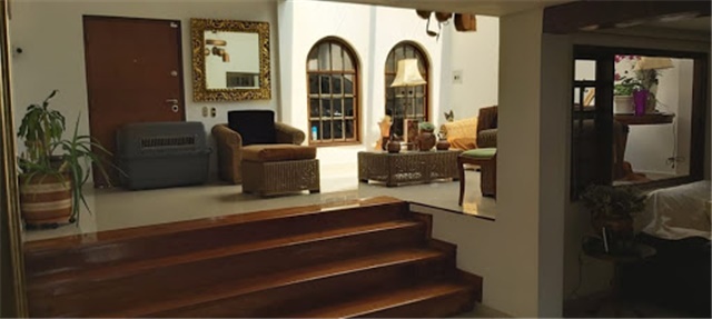 Casa de 3 alcobas en venta en Lindaraja, Bogotá, 433 m² · foto 4 de 24