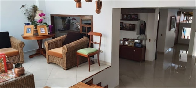 Casa de 3 alcobas en venta en Lindaraja, Bogotá, 433 m² · foto 5 de 24