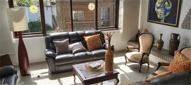 Casa de 3 alcobas en venta en Lindaraja, Bogotá, 433 m² · foto 8 de 24