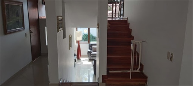 Casa de 3 alcobas en venta en Lindaraja, Bogotá, 433 m² · foto 11 de 24