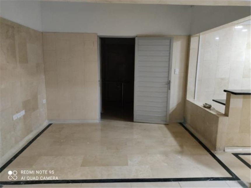 Local en Arriendo - Vista 2