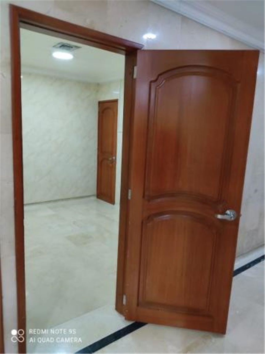 Local en Arriendo - Más