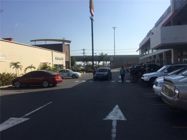Local en Arriendo - Más