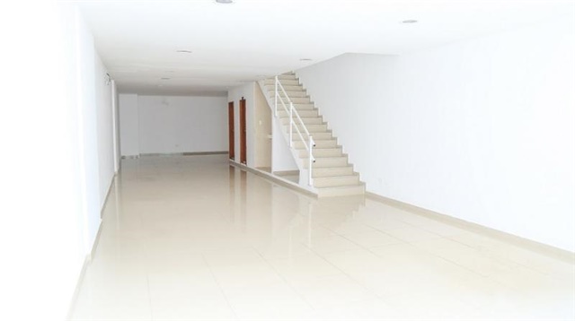 Local en Arriendo - Más