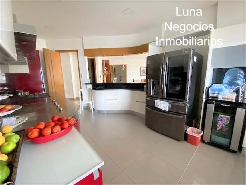 Apartamento de 4 alcobas en venta en Cabecera Del Llano, Bucaramanga, 265 m² · foto 9 de 19