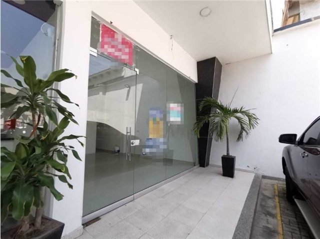 Local en Arriendo - Más