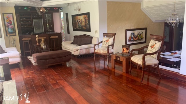 Casa en Venta – další