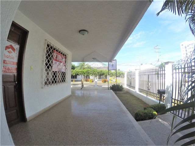 Casa en venta en La Castellana, Montería, 860 m² · foto 2 de 24