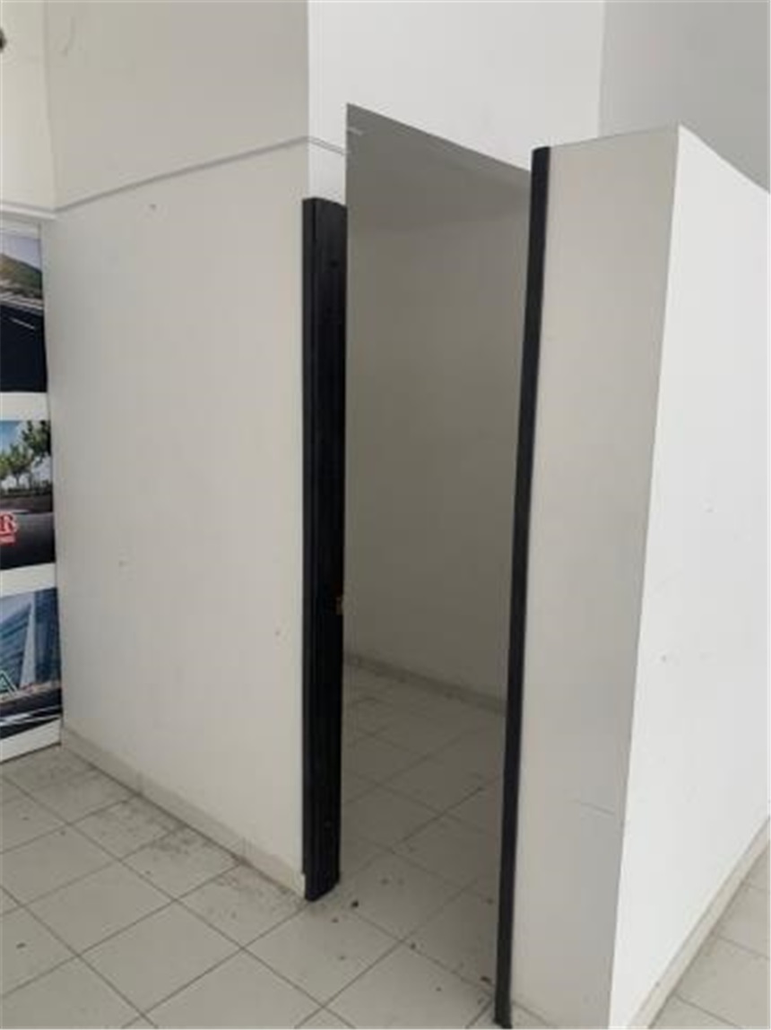 Local en Arriendo - Más