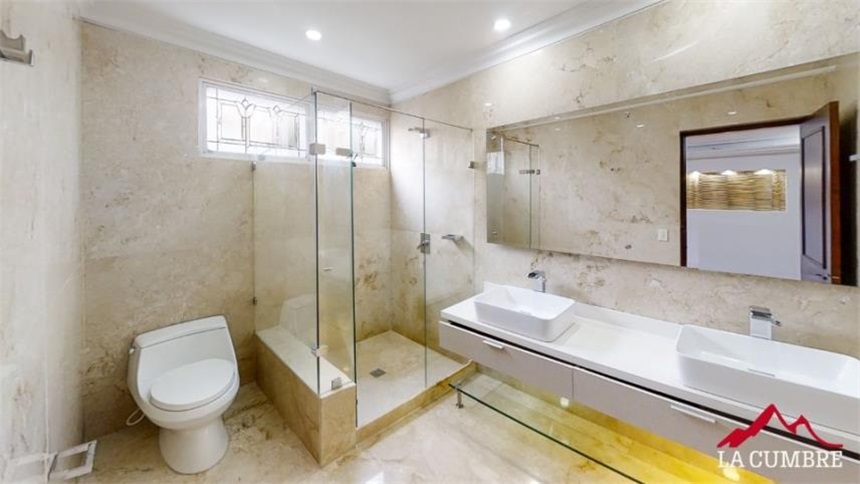 Casa de 4 alcobas en venta en Altos Del Poblado, Medellín, 320 m² · foto 15 de 15
