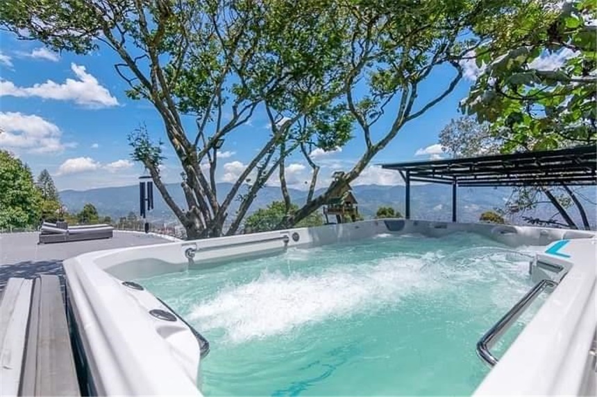 Casa de 4 alcobas en venta en Las Palmas, Medellín, 543 m² · foto 6 de 24