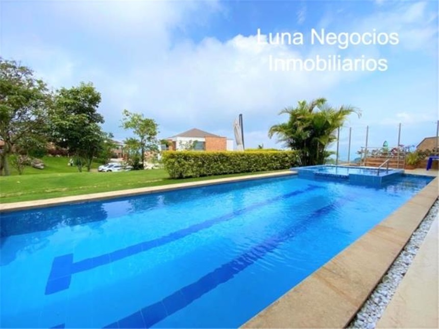 Casa de 5 alcobas en venta en Ruitoque Condominio, Piedecuesta, 600 m² · foto 3 de 21