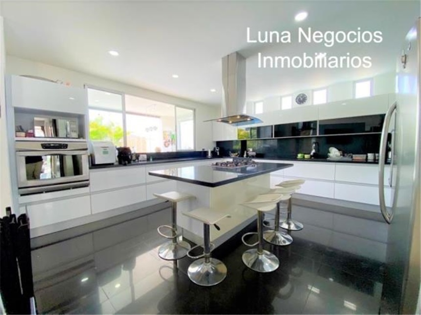 Casa de 5 alcobas en venta en Ruitoque Condominio, Piedecuesta, 600 m² · foto 8 de 21