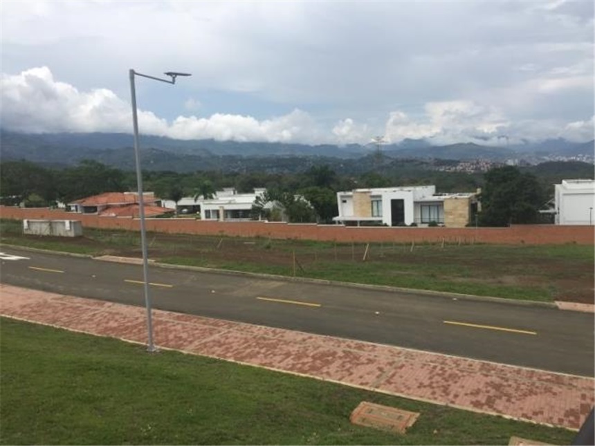 Lote en venta en La Riverita, Cali, 1415 m² · foto 3 de 13
