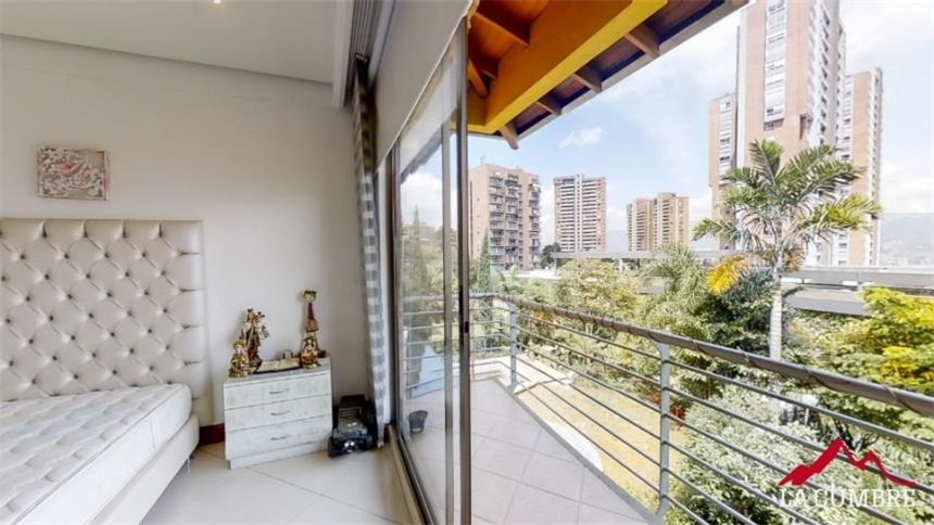 Casa de 4 alcobas en venta en Villa Carlota, Medellín, 473 m² · foto 13 de 20