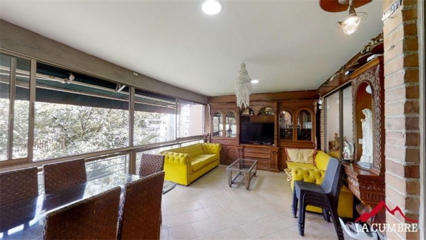 Casa de 4 alcobas en venta en Villa Carlota, Medellín, 473 m² · foto 8 de 20