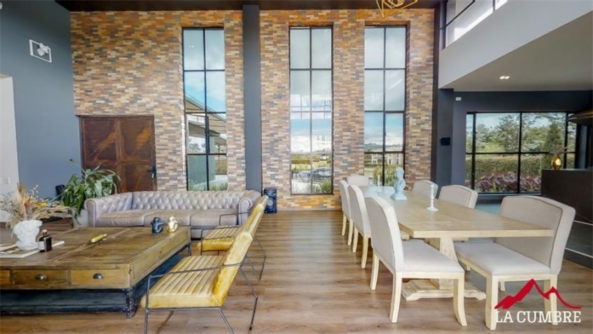 Casa de 3 alcobas en venta en Llano Grande, Rionegro, 450 m² · foto 2 de 20