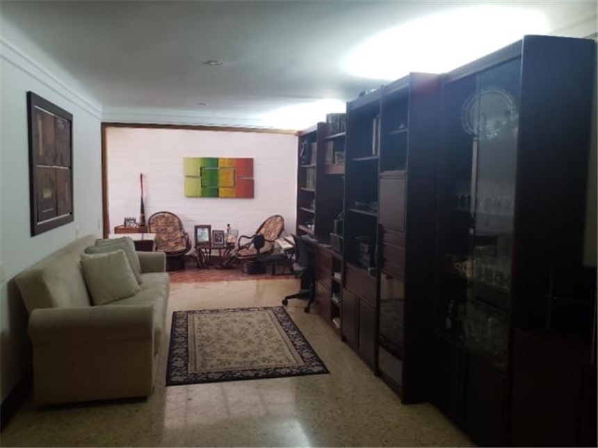 Casa de 3 alcobas en venta en San Lucas, Medellín, 310 m² · foto 8 de 24