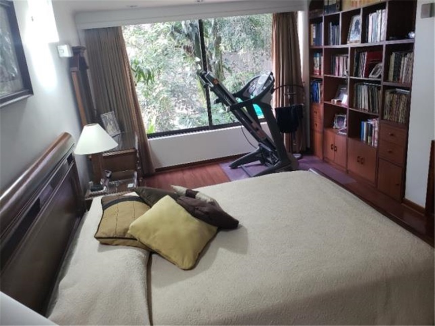 Casa de 3 alcobas en venta en San Lucas, Medellín, 310 m² · foto 24 de 24