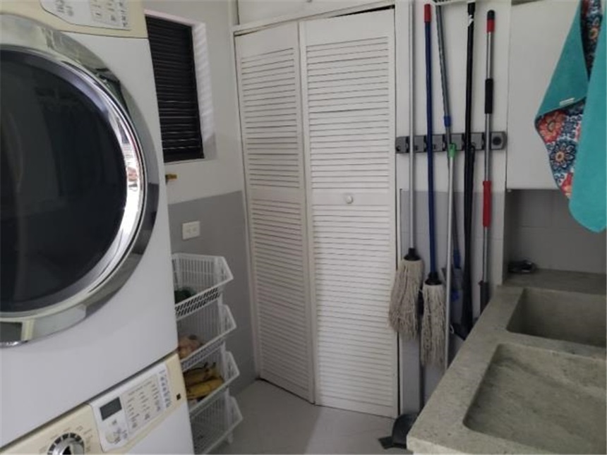 Casa de 3 alcobas en venta en San Lucas, Medellín, 310 m² · foto 12 de 24