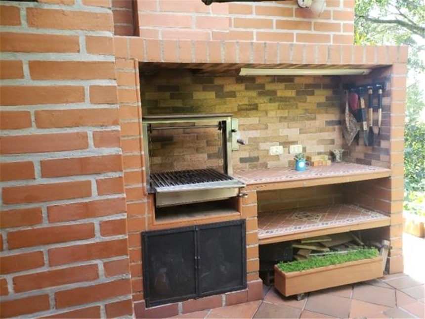 Casa de 3 alcobas en venta en San Lucas, Medellín, 310 m² · foto 16 de 24