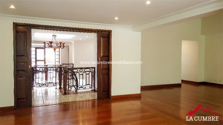 Casa de 4 alcobas en venta en El Tesoro, Medellín, 836 m² · foto 10 de 20