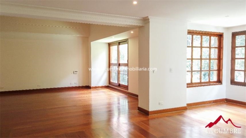 Casa de 4 alcobas en venta en El Tesoro, Medellín, 836 m² · foto 9 de 20