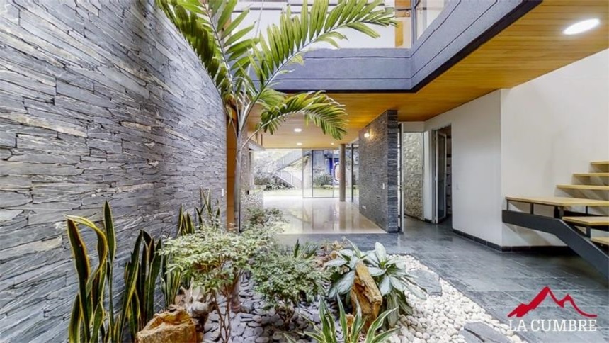 Casa de 4 alcobas en venta en San Lucas, Medellín, 333 m² · foto 11 de 19
