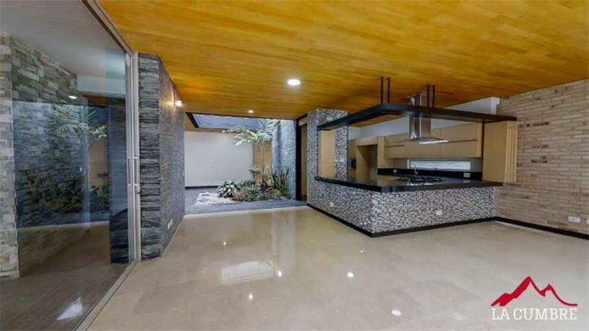 Casa de 4 alcobas en venta en San Lucas, Medellín, 333 m² · foto 8 de 19