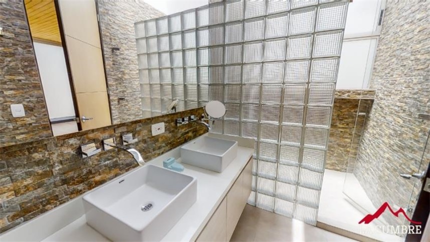 Casa en arriendo en El Poblado, Medellín · foto 18 de 19