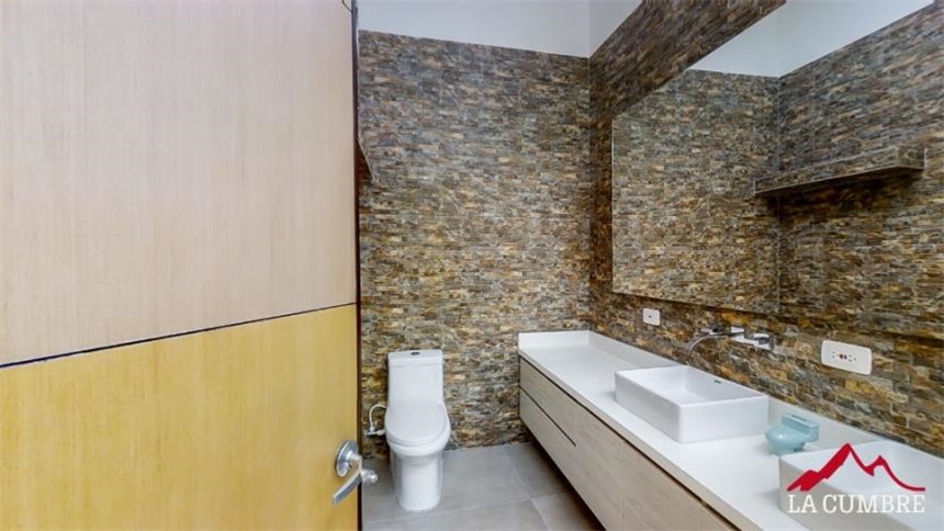 Casa en arriendo en El Poblado, Medellín · foto 19 de 19
