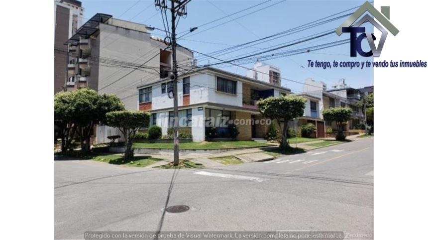 Casa de 5 alcobas en venta en Cabecera Del Llano, Bucaramanga, 800 m² · foto 2 de 24