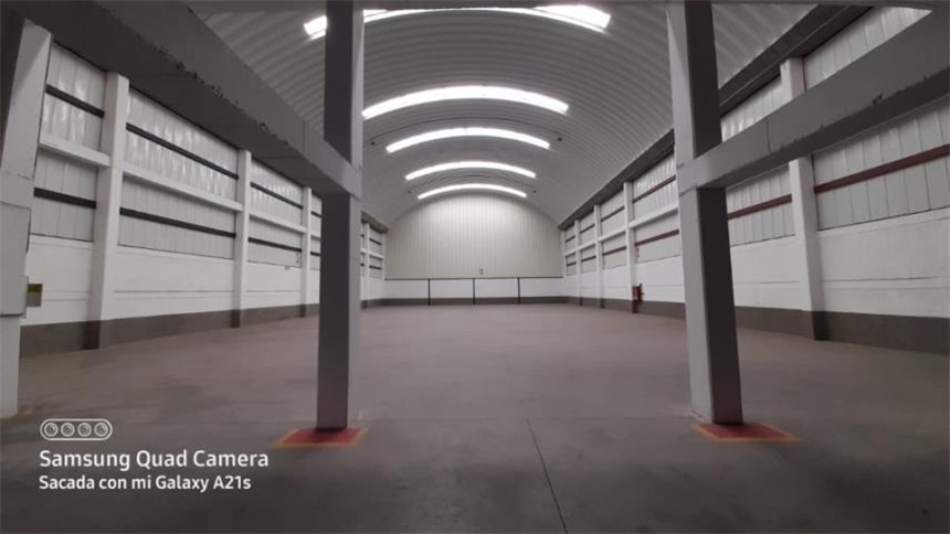 Bodega en Arriendo - Más
