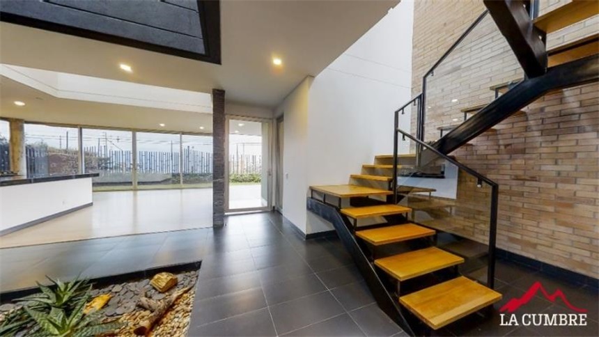 Casa de 4 alcobas en venta en Urbanizacion Arcoiris, Envigado, 331 m² · foto 7 de 22