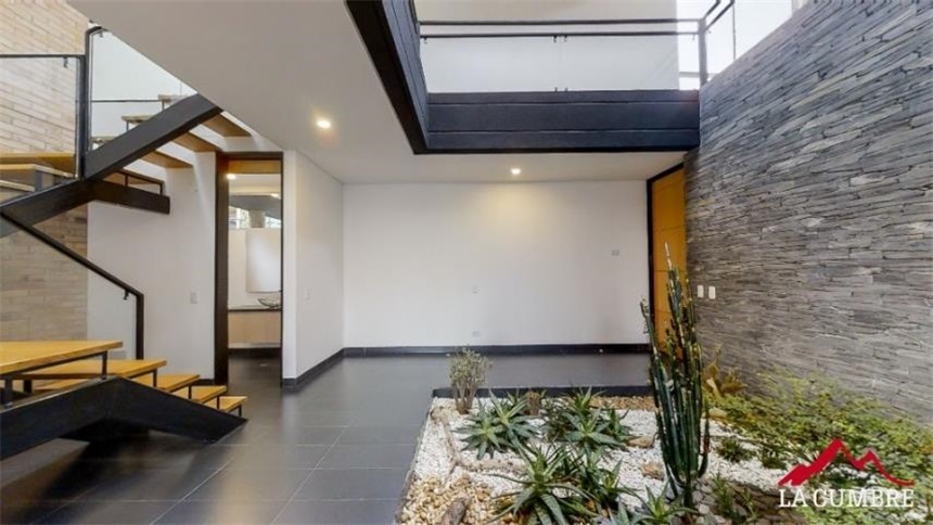 Casa de 4 alcobas en venta en Urbanizacion Arcoiris, Envigado, 331 m² · foto 8 de 22