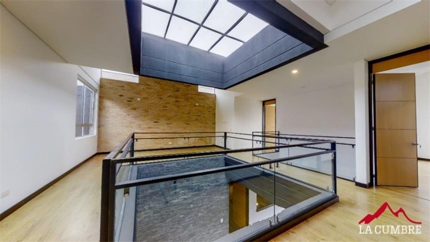 Casa de 4 alcobas en venta en Urbanizacion Arcoiris, Envigado, 331 m² · foto 10 de 22