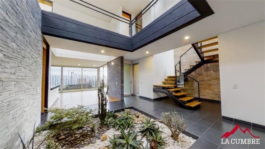 Casa de 4 alcobas en venta en Urbanizacion Arcoiris, Envigado, 331 m² · foto 6 de 22