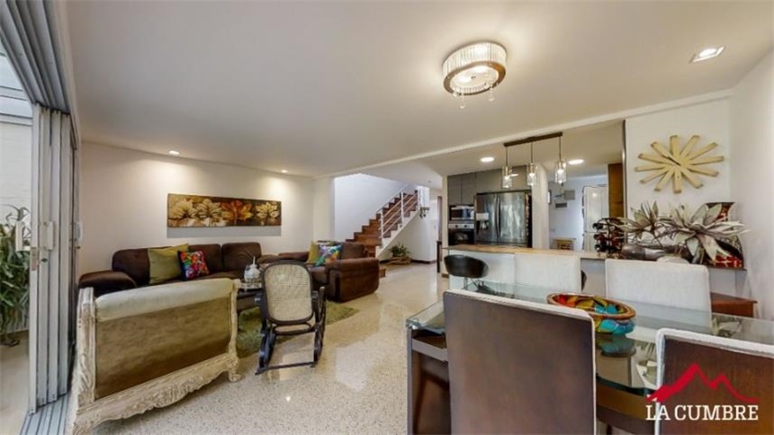 Casa de 2 alcobas en venta en La Pradera, Envigado, 157 m² · foto 2 de 17