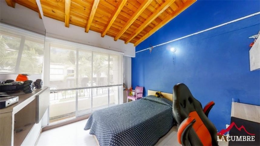 Casa de 4 alcobas en venta en Loma El Atravesado, Envigado, 198 m² · foto 15 de 21
