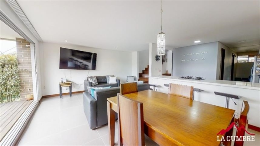 Casa de 4 alcobas en venta en Loma El Atravesado, Envigado, 198 m² · foto 5 de 21