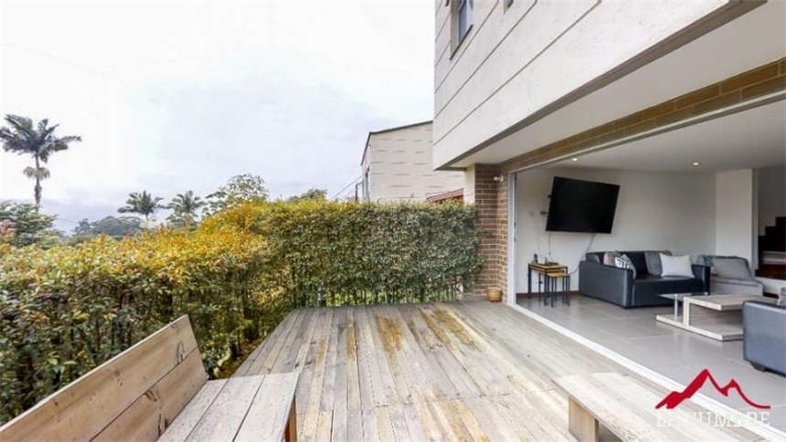 Casa de 4 alcobas en venta en Loma El Atravesado, Envigado, 198 m² · foto 10 de 21