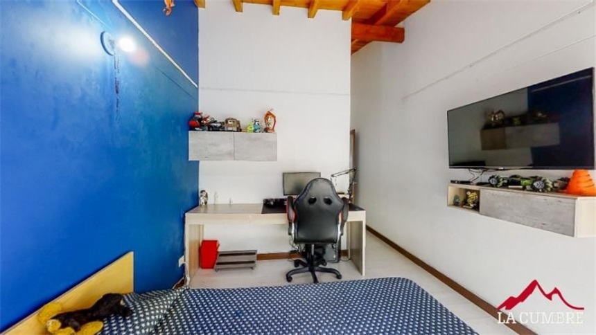Casa de 4 alcobas en venta en Loma El Atravesado, Envigado, 198 m² · foto 16 de 21