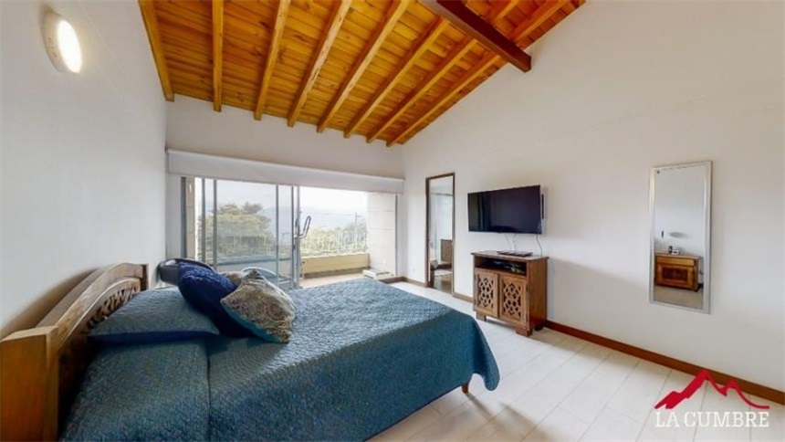 Casa de 4 alcobas en venta en Loma El Atravesado, Envigado, 198 m² · foto 18 de 21