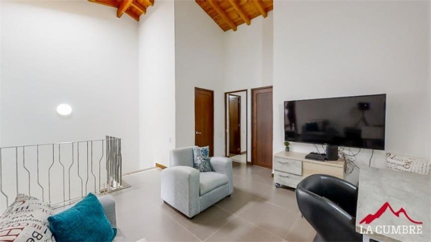 Casa de 4 alcobas en venta en Loma El Atravesado, Envigado, 198 m² · foto 12 de 21