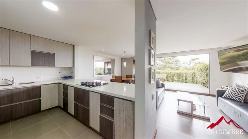 Casa de 4 alcobas en venta en Loma El Atravesado, Envigado, 198 m² · foto 8 de 21