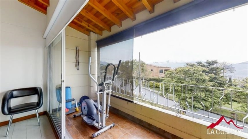 Casa de 4 alcobas en venta en Loma El Atravesado, Envigado, 198 m² · foto 19 de 21