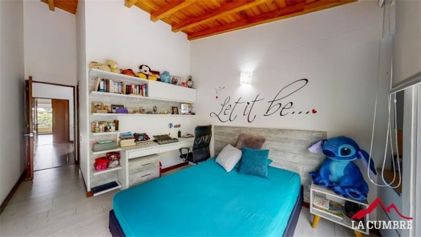 Casa de 4 alcobas en venta en Loma El Atravesado, Envigado, 198 m² · foto 14 de 21