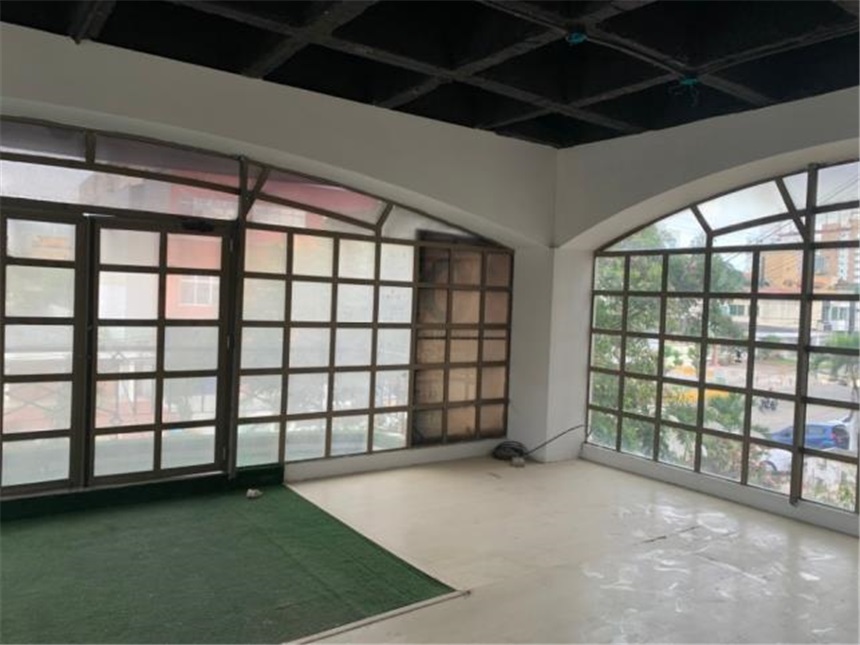 Local en Arriendo - Vista 4