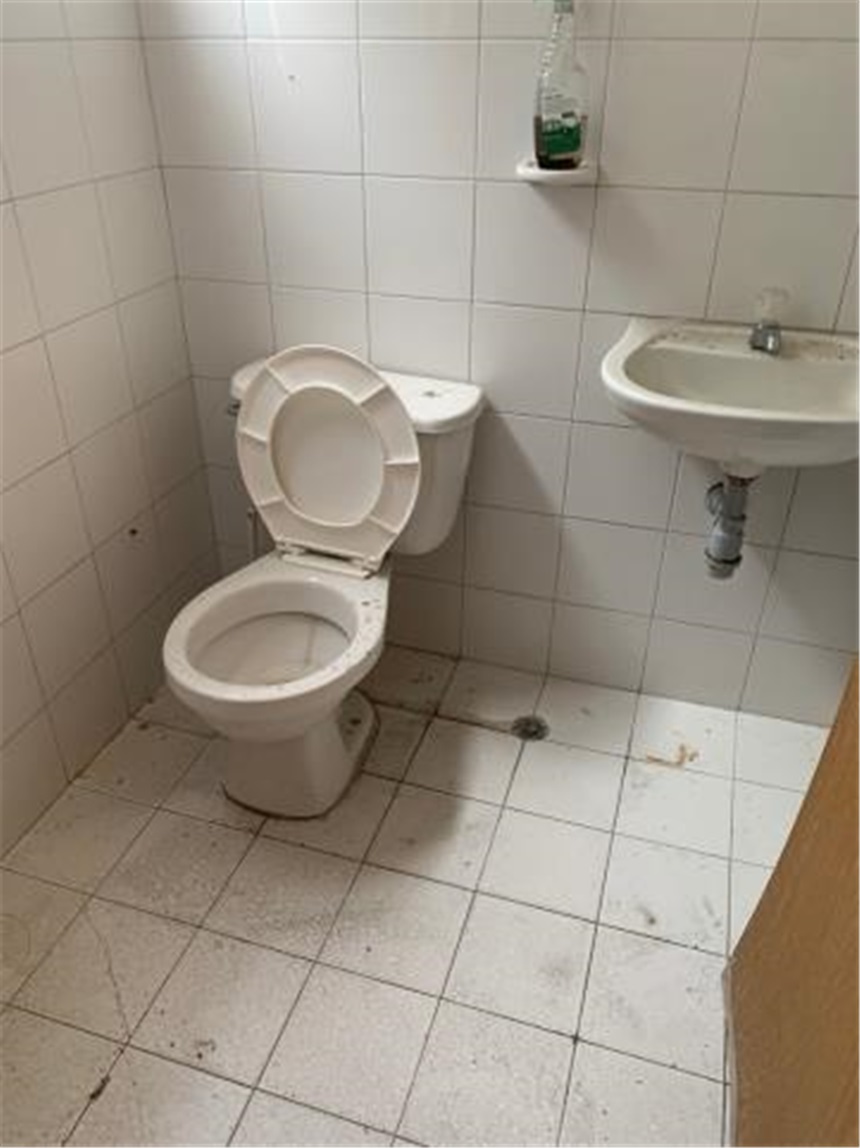 Local en Arriendo - Más