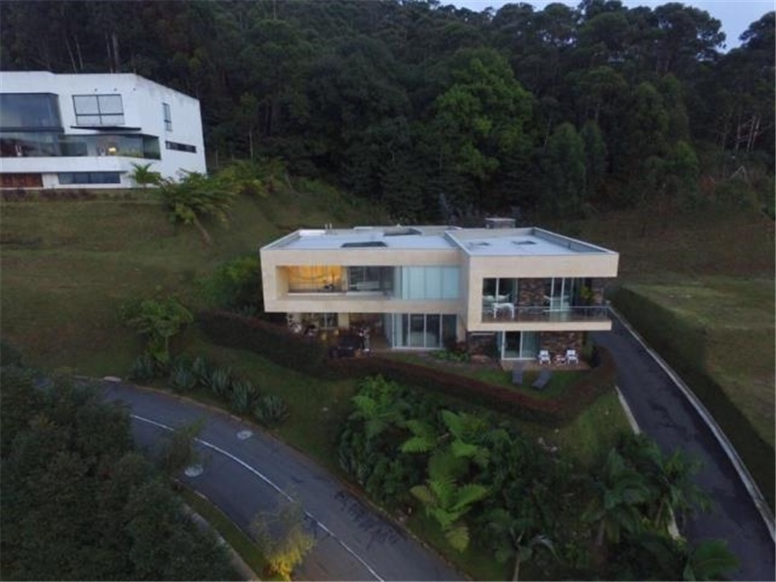 Casa de 4 alcobas en venta en La Calera, Medellín, 738 m² · foto 14 de 18